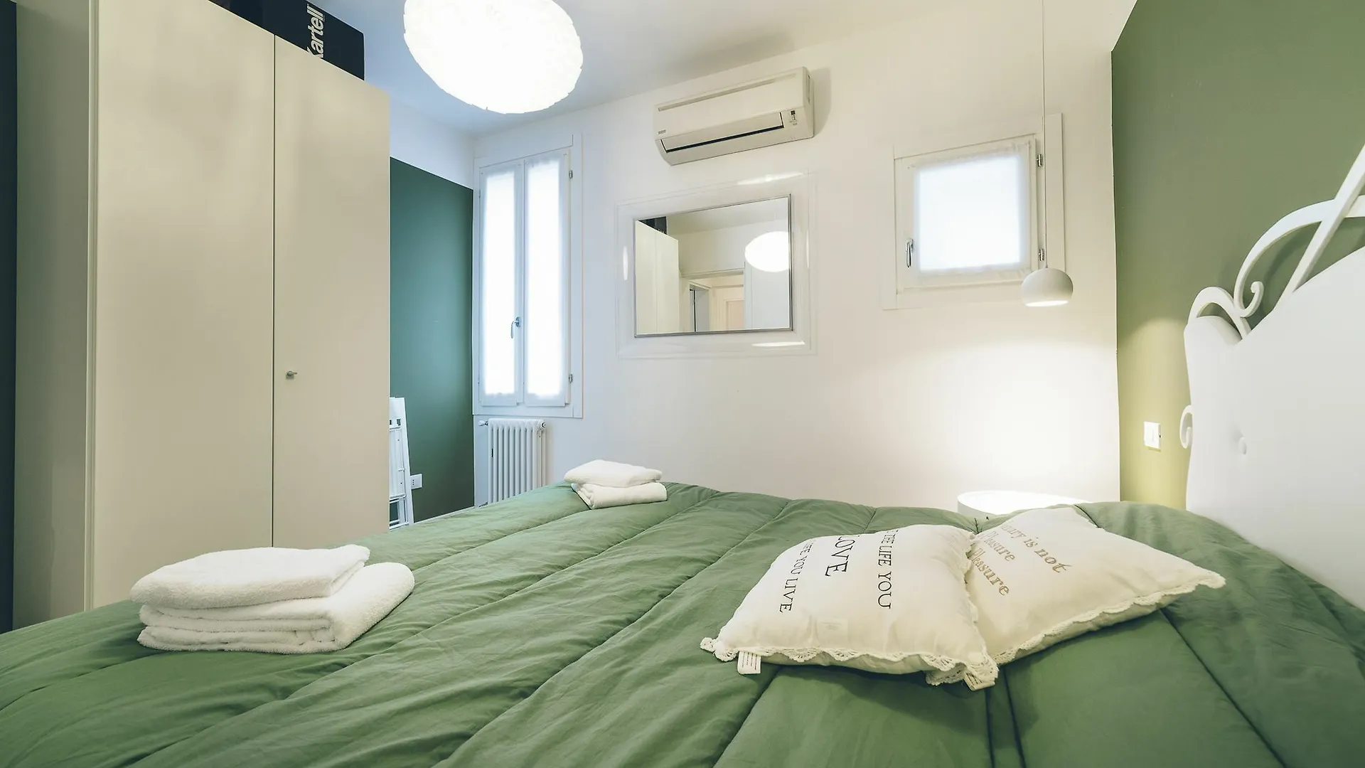 Gold Apartment Venice